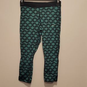 Nike dry-fit Capri workout pants. Medium